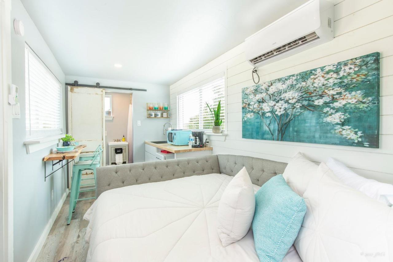 Вилла The Container Retreat @ 290 Wine Trail #1 Escape To Hye, Tx Экстерьер фото