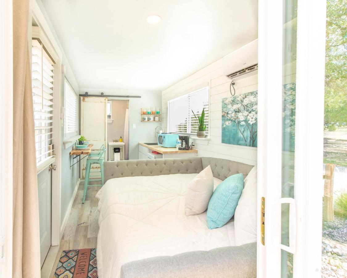 Вилла The Container Retreat @ 290 Wine Trail #1 Escape To Hye, Tx Экстерьер фото