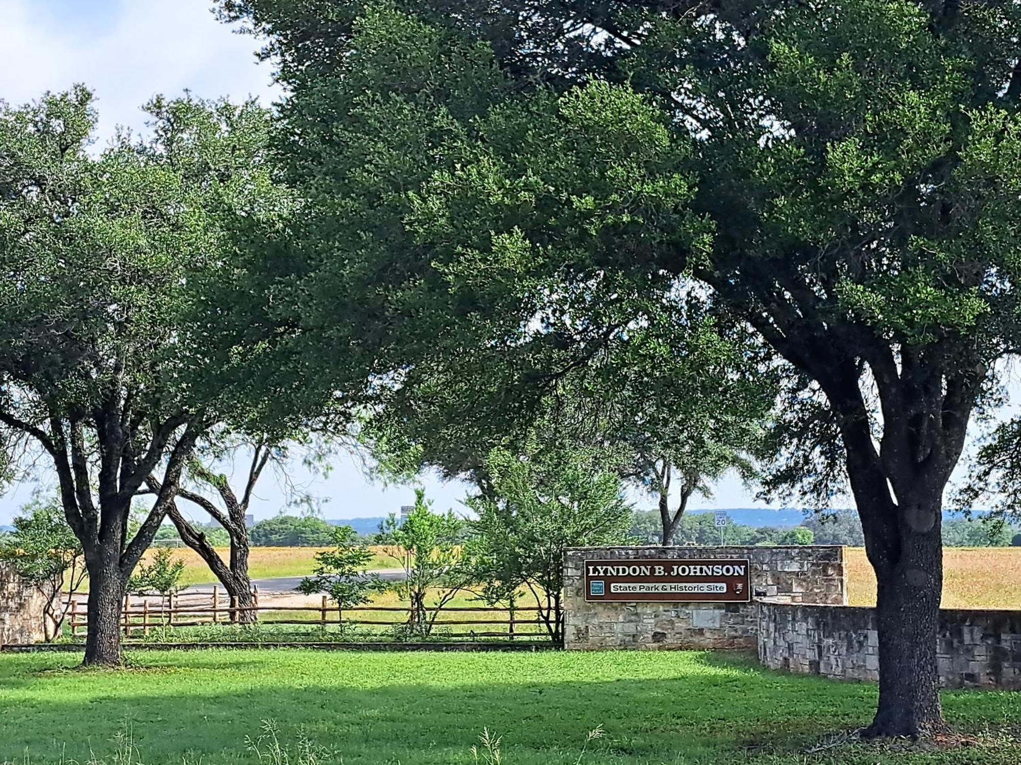 Вилла The Container Retreat @ 290 Wine Trail #1 Escape To Hye, Tx Экстерьер фото